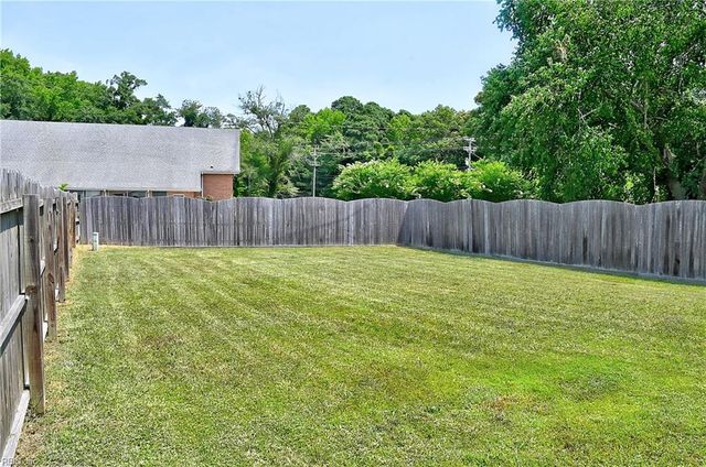 1106 Eaglewood DR, Virginia Beach, VA 23454