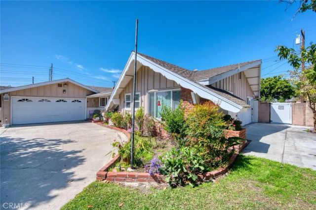 2661 W Chanticleer Road, Anaheim, CA 92804