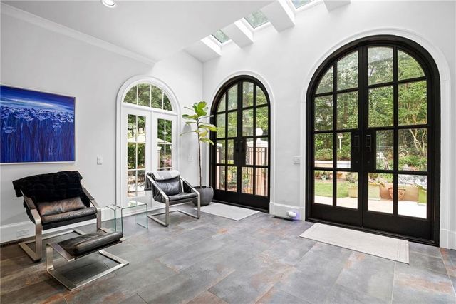 135 Lameloise Lane, Atlanta, GA 30327