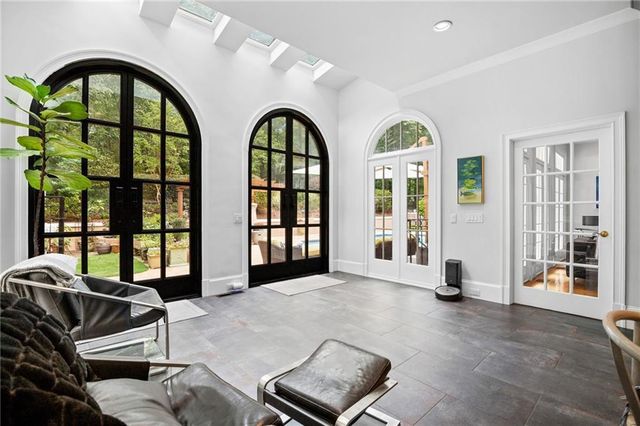 135 Lameloise Lane, Atlanta, GA 30327