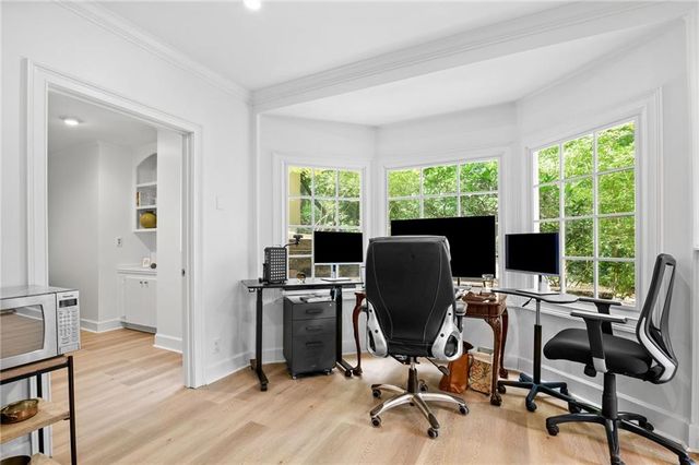 135 Lameloise Lane, Atlanta, GA 30327