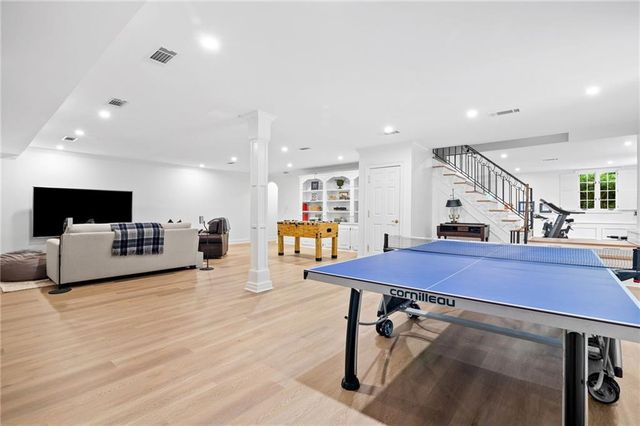 135 Lameloise Lane, Atlanta, GA 30327