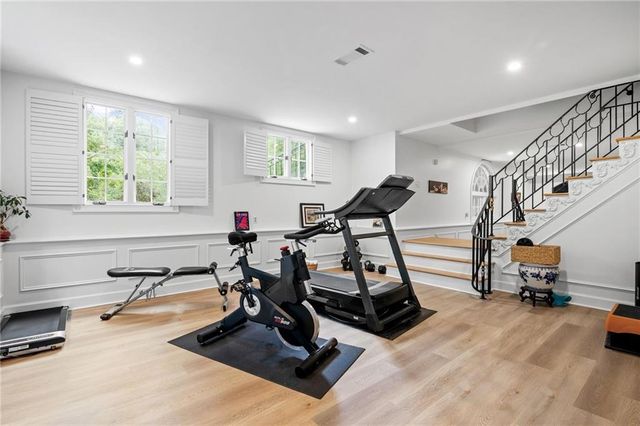 135 Lameloise Lane, Atlanta, GA 30327