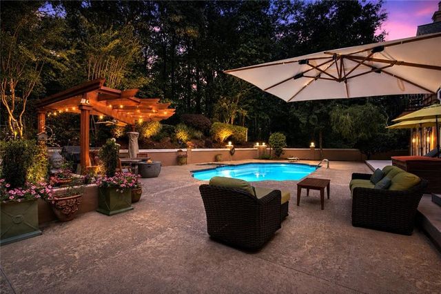 135 Lameloise Lane, Atlanta, GA 30327