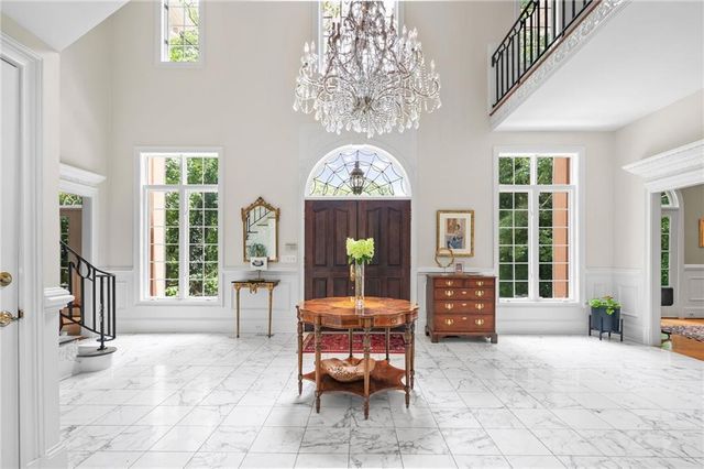 135 Lameloise Lane, Atlanta, GA 30327