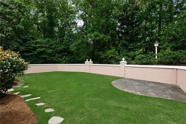 135 Lameloise Lane, Atlanta, GA 30327
