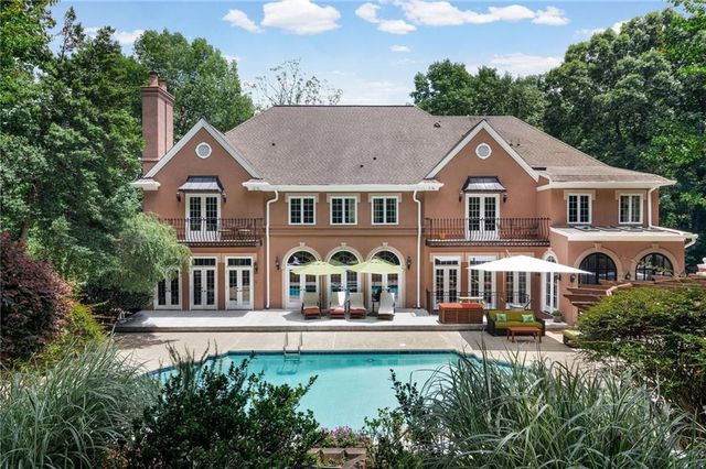 135 Lameloise Lane, Atlanta, GA 30327