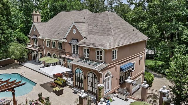 135 Lameloise Lane, Atlanta, GA 30327