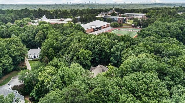135 Lameloise Lane, Atlanta, GA 30327