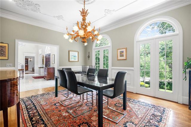 135 Lameloise Lane, Atlanta, GA 30327