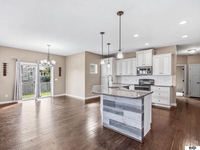 9511 S 172nd Street, Omaha, NE 68136