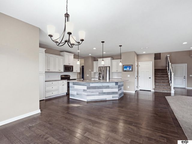 9511 S 172nd Street, Omaha, NE 68136