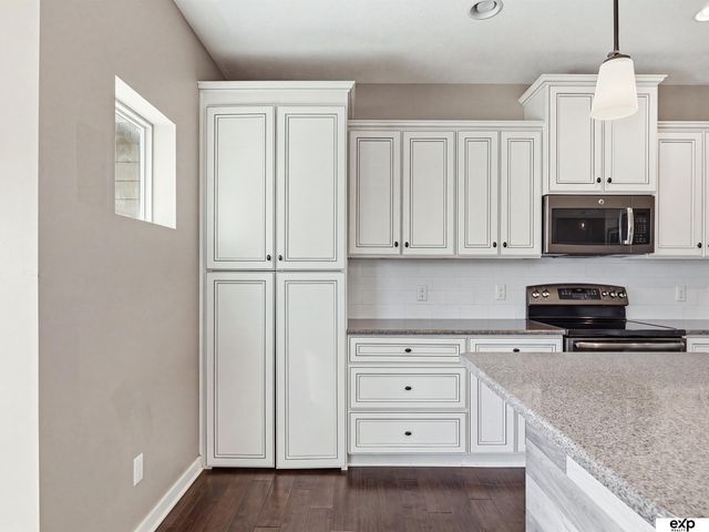 9511 S 172nd Street, Omaha, NE 68136