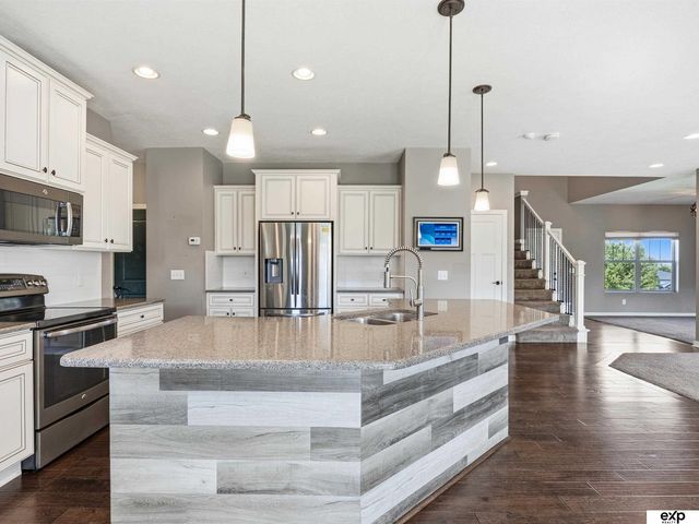 9511 S 172nd Street, Omaha, NE 68136