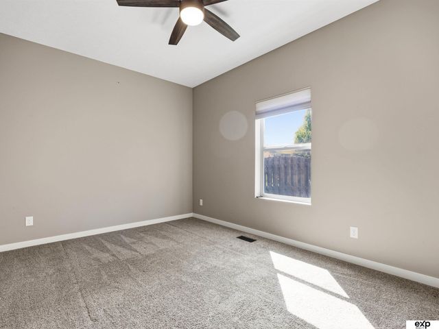 9511 S 172nd Street, Omaha, NE 68136