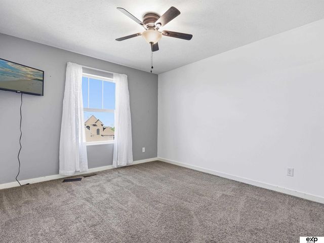 9511 S 172nd Street, Omaha, NE 68136