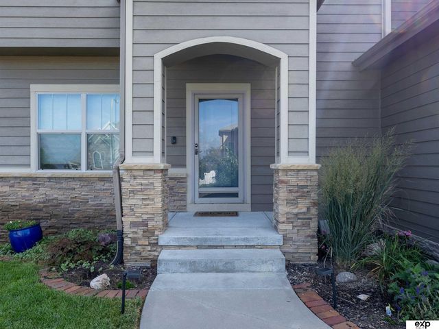 9511 S 172nd Street, Omaha, NE 68136