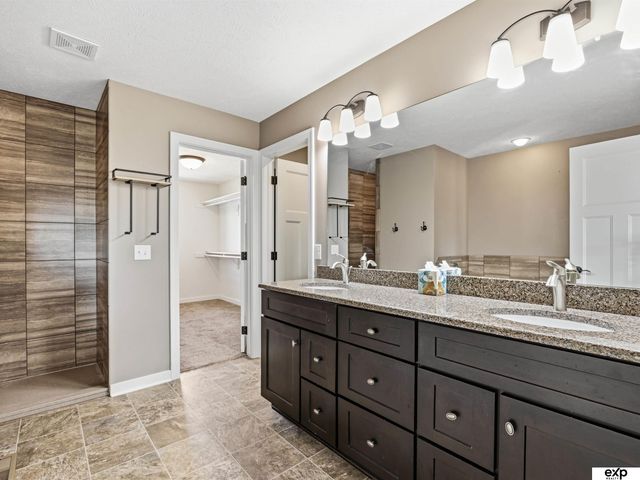 9511 S 172nd Street, Omaha, NE 68136