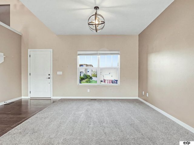 9511 S 172nd Street, Omaha, NE 68136