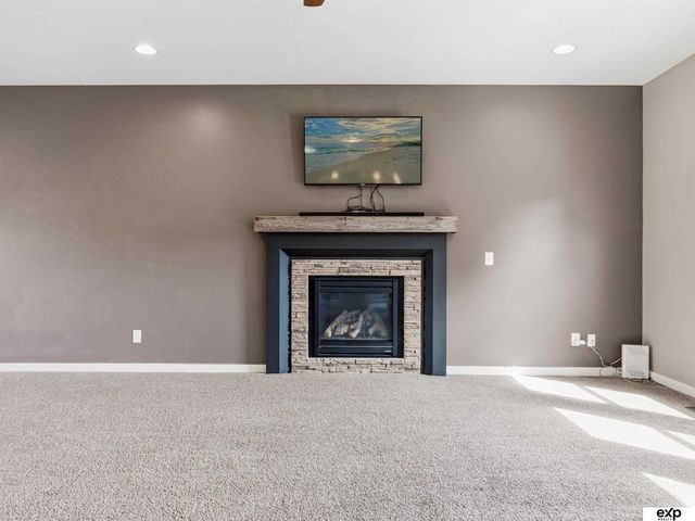9511 S 172nd Street, Omaha, NE 68136
