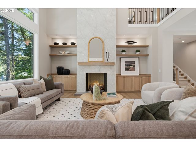 17950 KELOK Rd, Lake Oswego, OR 97034