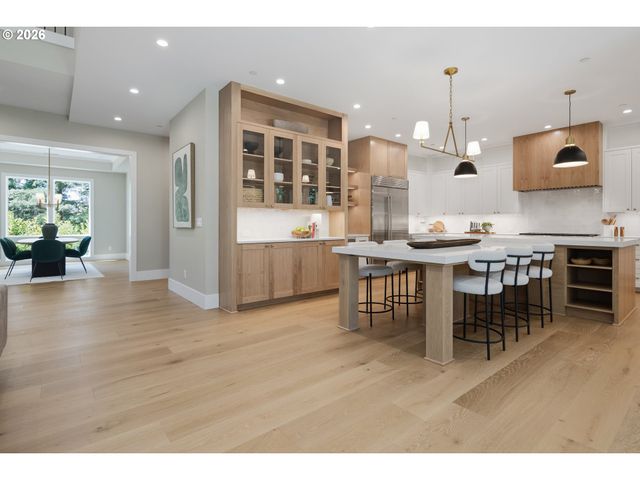 17950 KELOK Rd, Lake Oswego, OR 97034