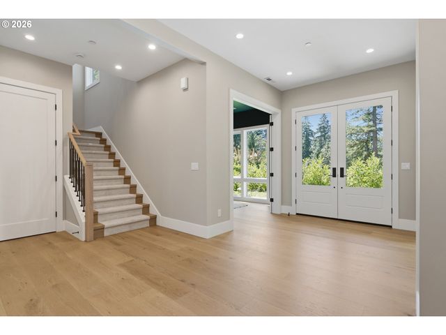 17950 KELOK Rd, Lake Oswego, OR 97034