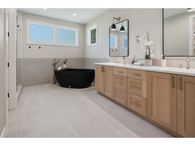 17950 KELOK Rd, Lake Oswego, OR 97034