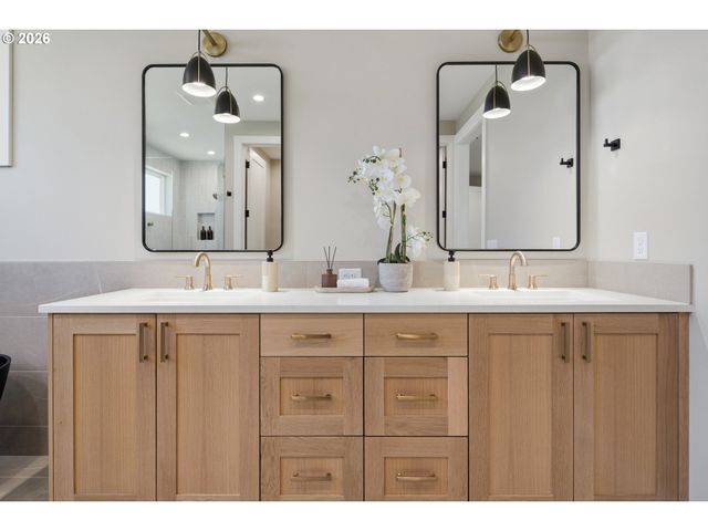 17950 KELOK Rd, Lake Oswego, OR 97034