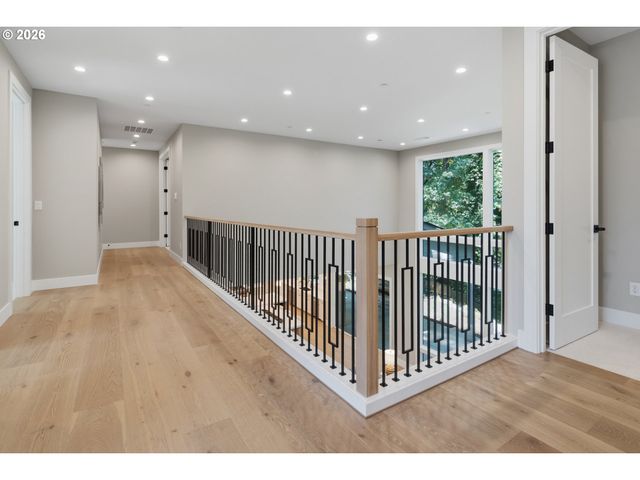 17950 KELOK Rd, Lake Oswego, OR 97034