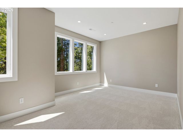 17950 KELOK Rd, Lake Oswego, OR 97034