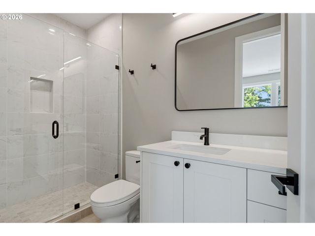 17950 KELOK Rd, Lake Oswego, OR 97034