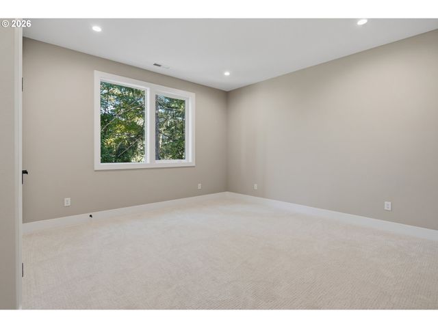 17950 KELOK Rd, Lake Oswego, OR 97034