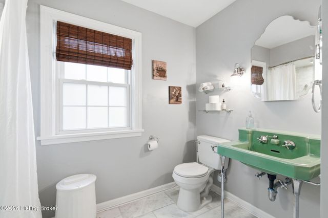 5424 Westhall Ave, Louisville, KY 40214