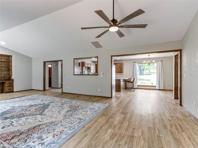9404 Red Oak Lane, Edmond, OK 73034