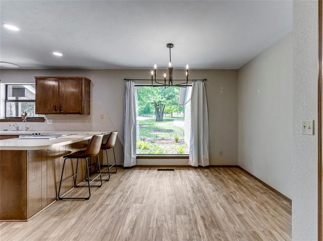 9404 Red Oak Lane, Edmond, OK 73034