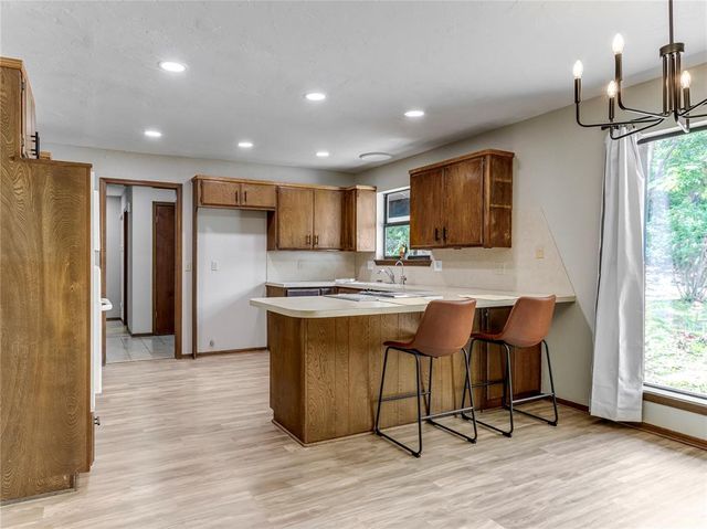9404 Red Oak Lane, Edmond, OK 73034