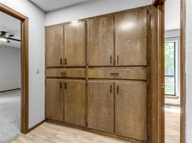 9404 Red Oak Lane, Edmond, OK 73034