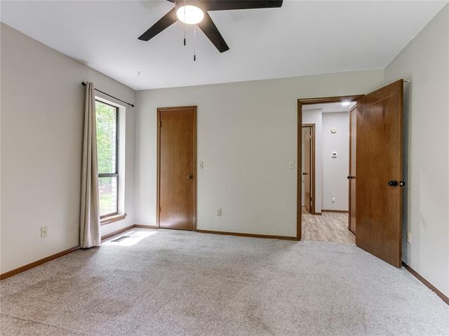 9404 Red Oak Lane, Edmond, OK 73034