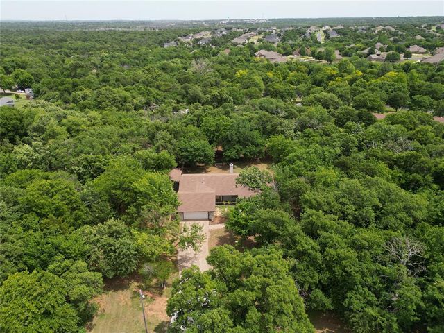 9404 Red Oak Lane, Edmond, OK 73034