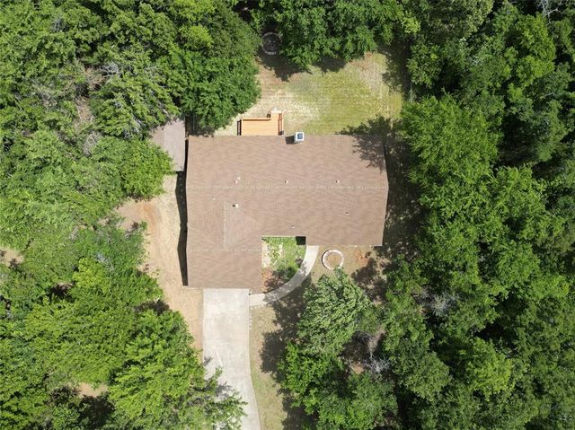 9404 Red Oak Lane, Edmond, OK 73034