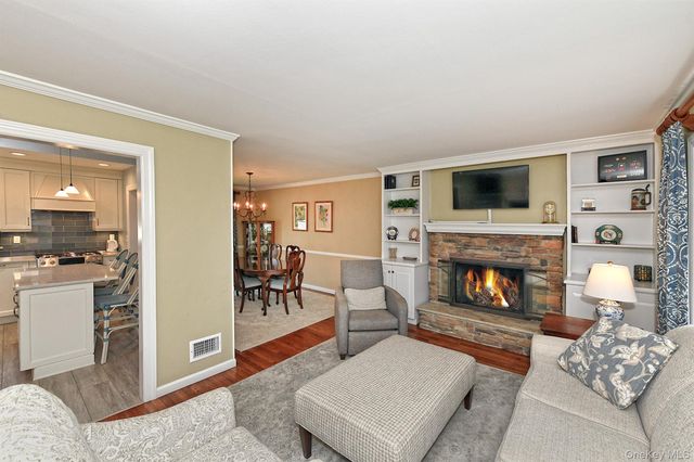 7 Gaston Street, Melville, NY 11747