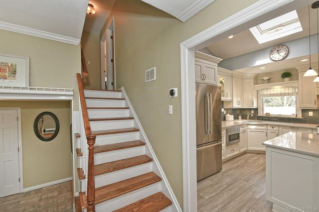 7 Gaston Street, Melville, NY 11747