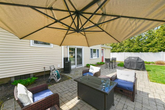 7 Gaston Street, Melville, NY 11747