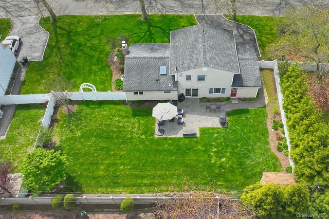 7 Gaston Street, Melville, NY 11747