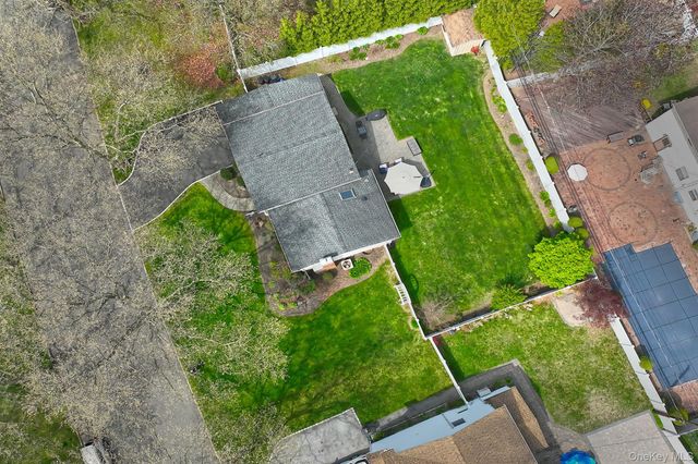 7 Gaston Street, Melville, NY 11747