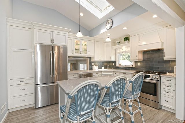 7 Gaston Street, Melville, NY 11747