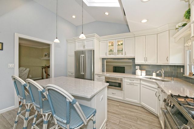 7 Gaston Street, Melville, NY 11747