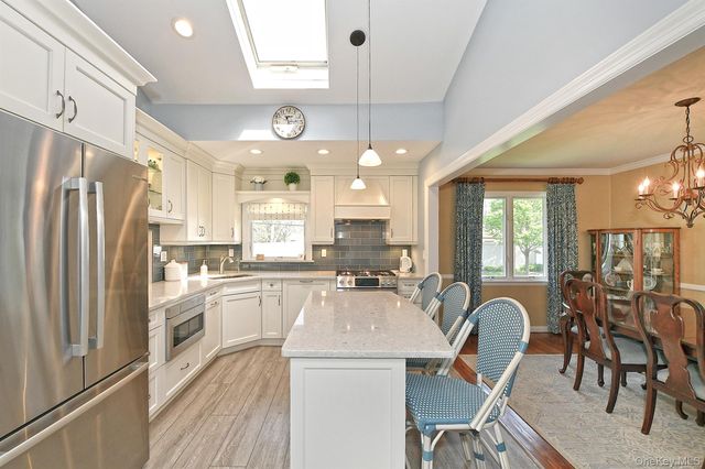 7 Gaston Street, Melville, NY 11747