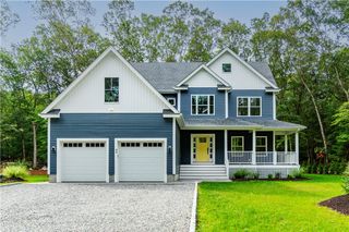 44 Saddlebrook Drive, Warwick, RI 02818